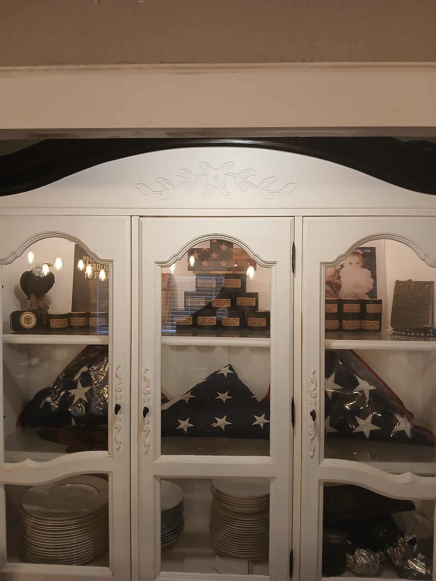 Taylored Family Survival Scents Sleepy Time -Edge to Edge Burn - Hand Poured 90% Beeswax 10% Coconut Oil Blend - Unique Aged Leather Smoky Wood Earthy Spice Scent